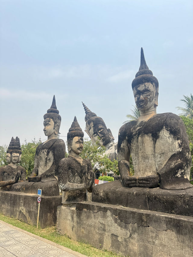 居然在老撾香昆寺｜讓我們遇見千萬大V