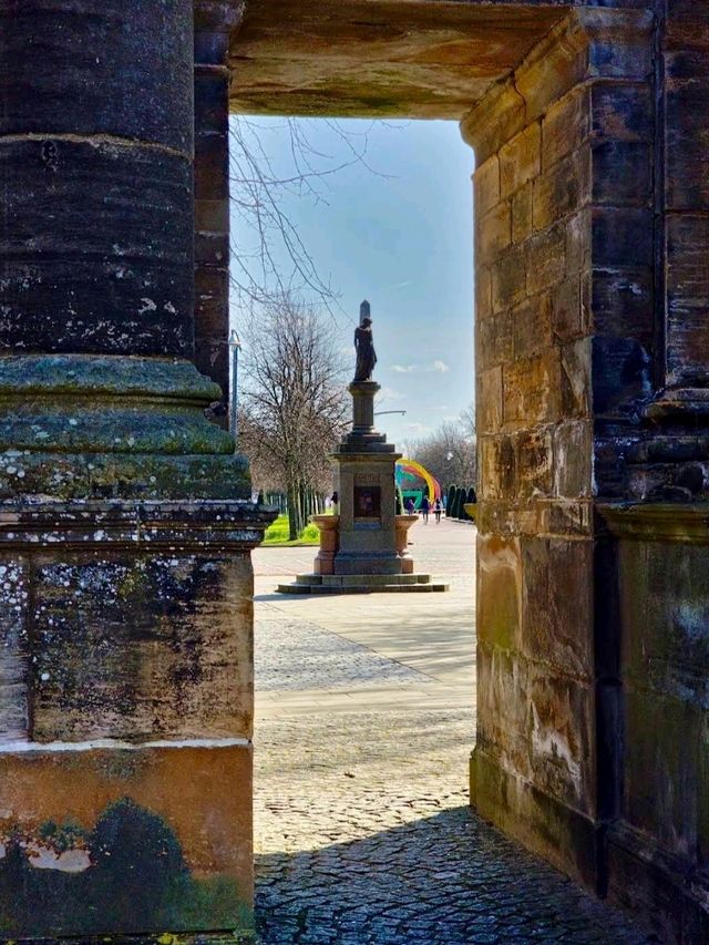 A Quiet Corner of History: McLennan Arch 🏛️🌿📸