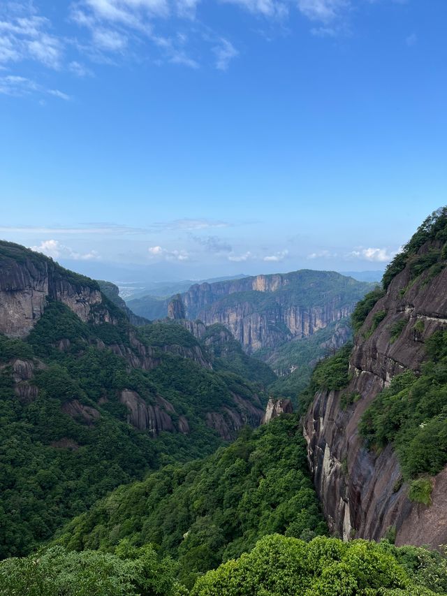 《在神仙居嘅雲端，同火山岩對話：一場地質迷嘅奇幻漂流》【
