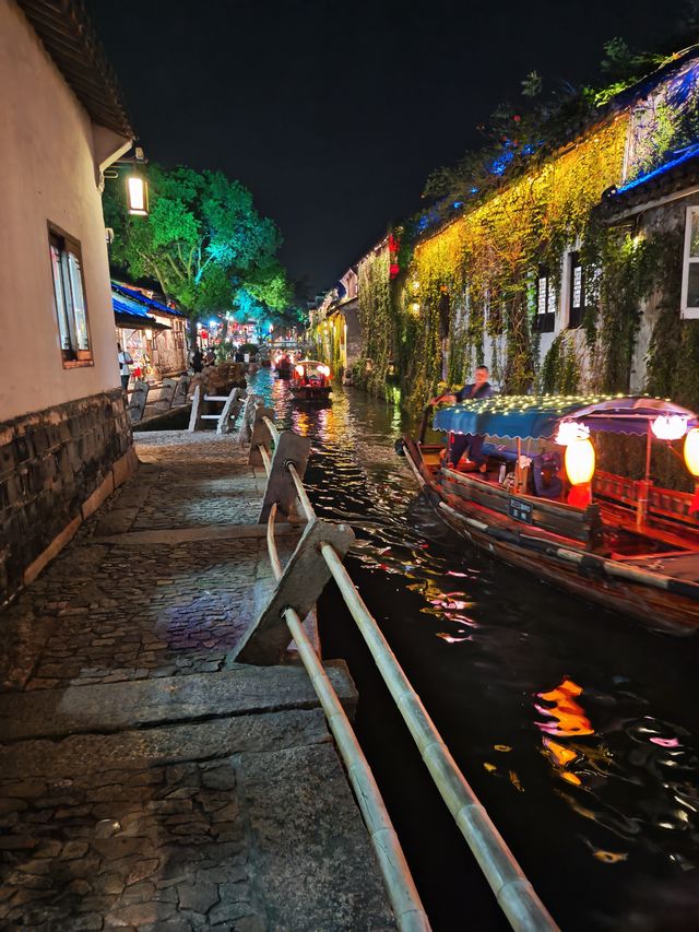 東方之門絕美夜景！蘇州園林+水鄉古鎮一日暴走攻略  推薦理由： 江南園林天花板！拙政園YYDS 周