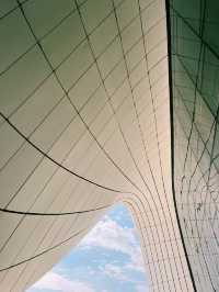 Baku's Iconic Curves: Haydar Aliyev Museum Is a MUST for Architecture Lovers 😍✨
