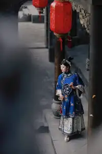 補一個晉商少奶奶in太原古縣城