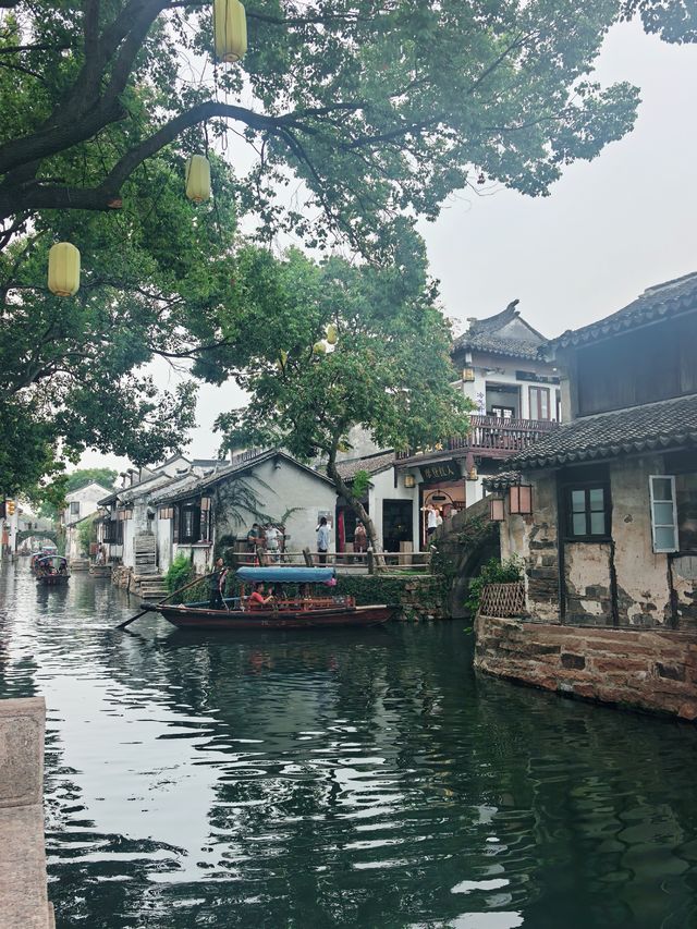 總要去趟周莊古鎮吧，看看課本裡的江南