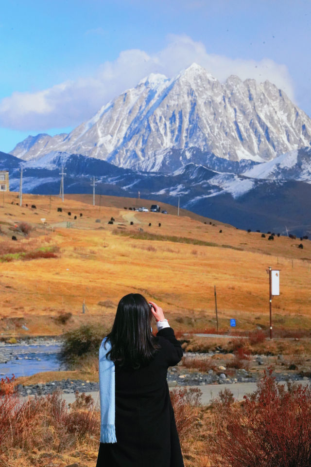 日照金山，雪山彩林，我在川西的油畫世界拍大片！