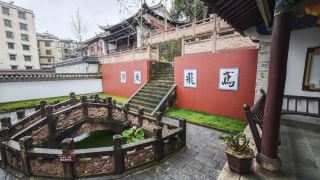 A Walk in the Rain at Mojiang Confucian Temple