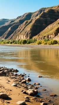 中衛,沙漠、黃河與星空的詩意交響 中衛,寧夏西部的「塞上江南」與「大漠水城」,是黃河唯一穿越騰格里