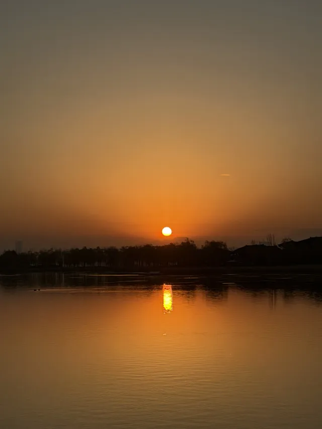 凌晨的衝動,換來了昆明池的橘子海日出 凌晨的衝動,換來了昆明池的橘子海日出