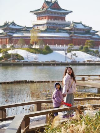 When traveling to Kaifeng, stay at a garden resort hotel by the Jinming Pond of the Song Dynasty.