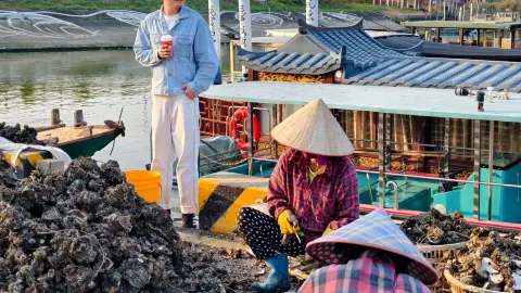 Wisata Yangjiang | Di "Ibu Kota Tiram Tiongkok", saya menemukan cita rasa lezat kehidupan musim dingin. — traveler post in Yangxi County