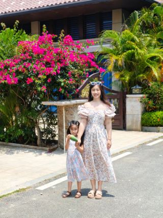 Staying in a Seaside Villa with Kids in Lingshui