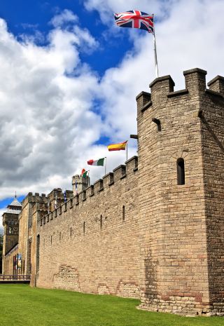 12일 동안 유럽 여러 나라를 완벽하게 여행하는 베이비시터급 가이드가 나왔어요