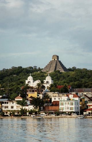 ティカル神殿の秘境探検、千年の時を超えるファンタジーの旅へ