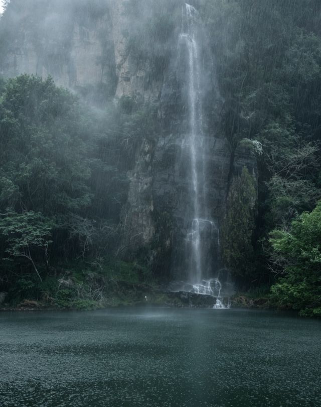 赴一場山谷煙雨,攬一身山林清嵐