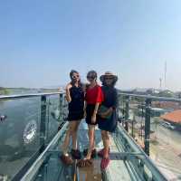สะพานกระจกเมืองกาญจนบุรี​