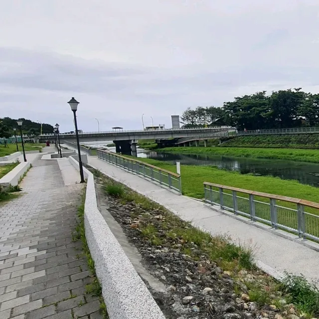 沿溪而行，花蓮七腳川公園