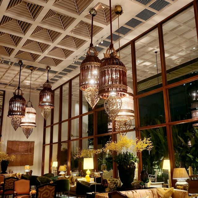 富麗堂皇 河邊酒店