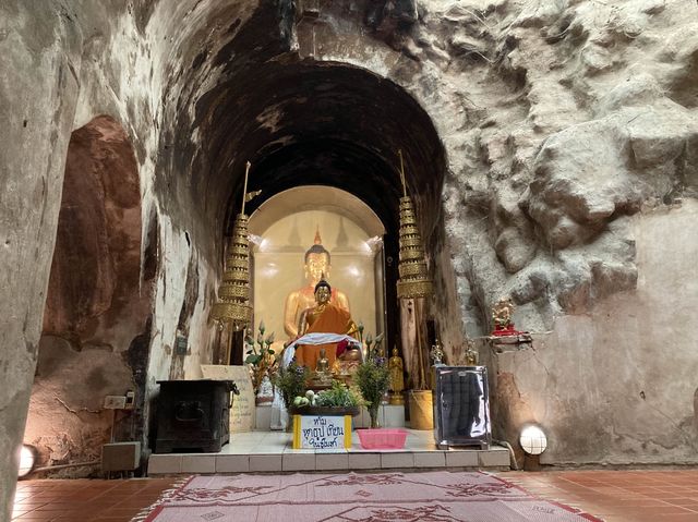 สวนพุทธรรมล้อมด้วยธรรมชาติ ‘วัดอุโมงค์’