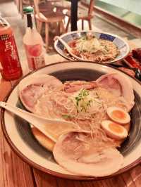 🍜立体派拉麵-「🦀涼風紅楚蟹高湯鹽冷麵」視覺味覺極上享受！