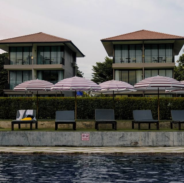 รีสอร์ตริมน้ำเมืองกาญจนบุรี สัตว์เลี้ยงพักได้ 