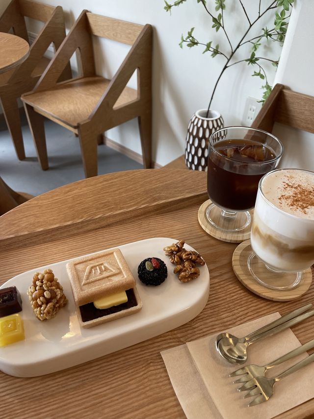 【新大久保】石臼引きコーヒーが飲めるカフェ☕️METDORU CAFE