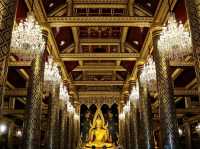 สักการะพระพุทธชินราช พิษณุโลก