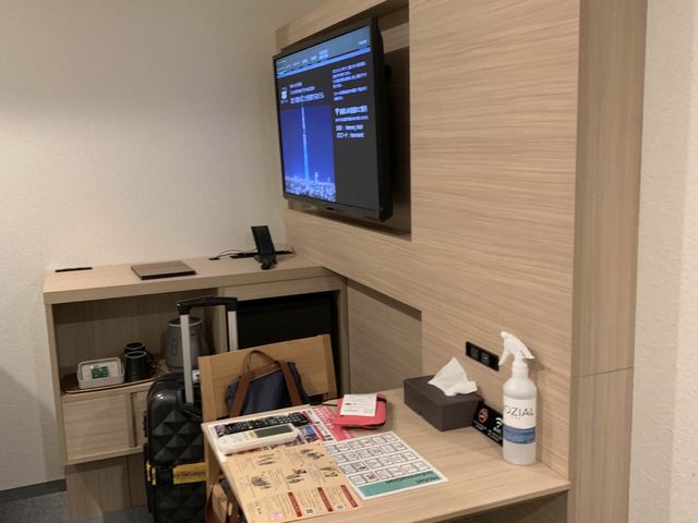 酒店下面係便利商店，離地鐵站好近