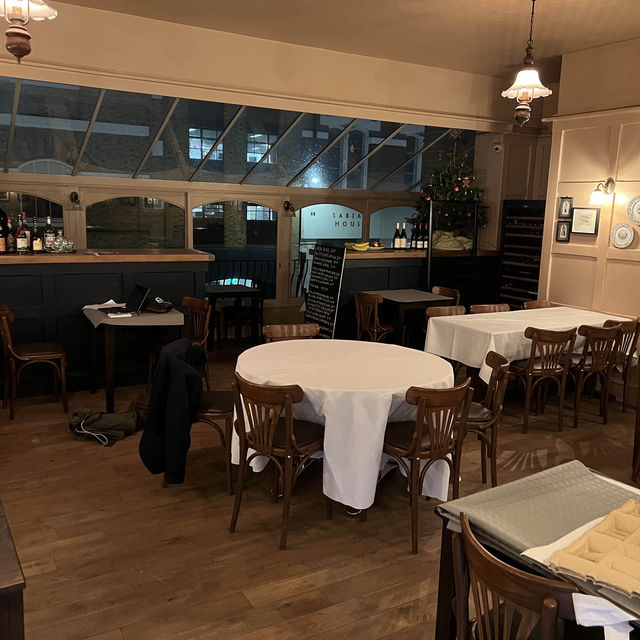 Hidden French restaurant in central London