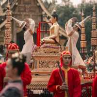 สักการะพระพุทธสิหิงค์ เชียงใหม่