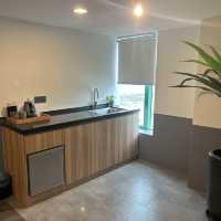 Clean and Super Spacious Hotel with Car Lift