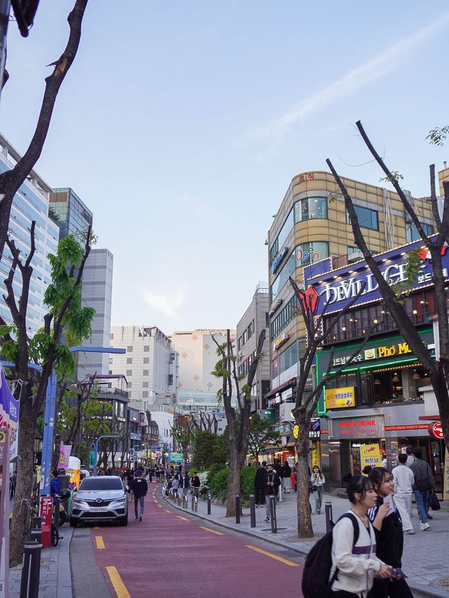 Seoul and seoulmate searching in Hongdae 