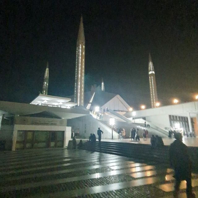 Majestic Serenity: Discovering the Grand Mosque