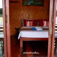 บ้านริมน้ำ โฮมสเตย์ แอนด์ รีสอร์ท