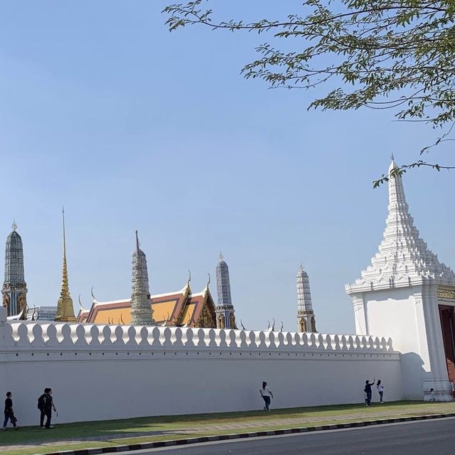 ครึ่งปีหลัง มากราบสักการะศาลหลักเมืองกรุงเทพมหานคร