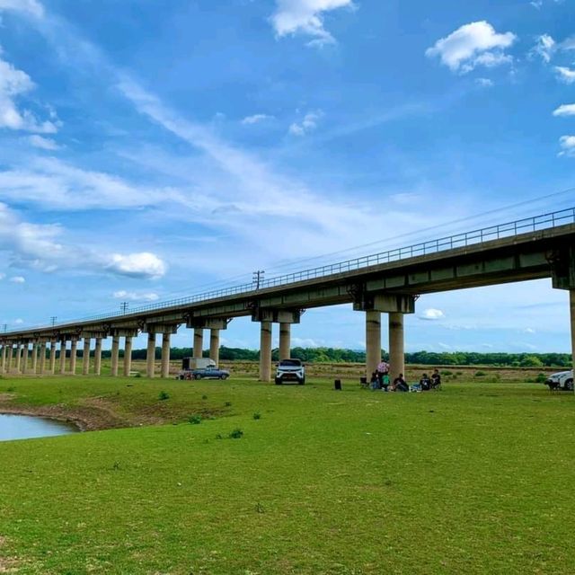 ทางรถไฟลอยน้ำ