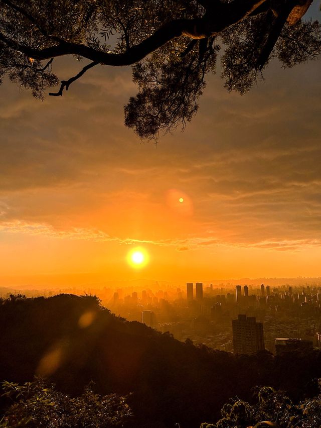 Beautiful Sunset from Elephant Mountain
