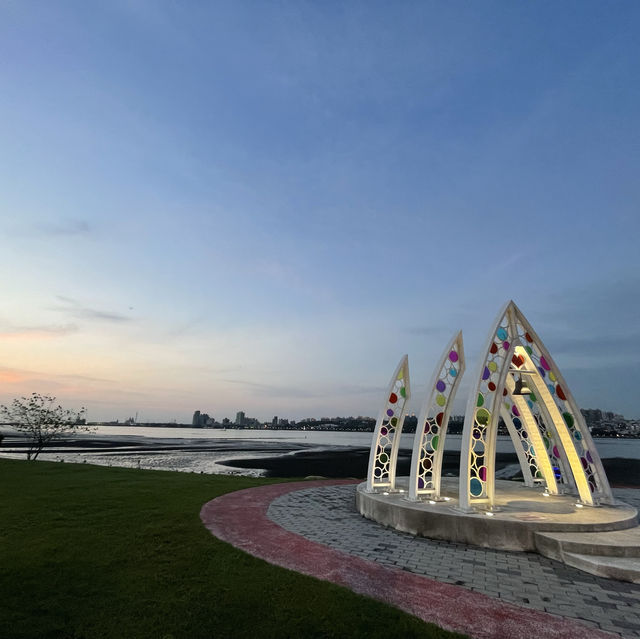 放暑假，來八里左岸公園玩