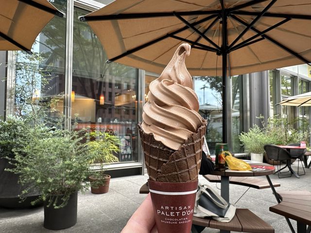 東京・丸の内。『CHOCOLATIER PALET D'OR TOKYO』のこだわりのソフトクリーム