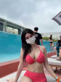 이색적인 수영장과 로비가 예쁜 ‘몬드리안호텔’