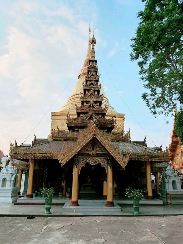 วัดพระแก้วดอนเต้าสุชาดาราม  ลำปาง