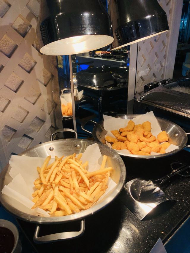 不同種類小食，價錢便宜