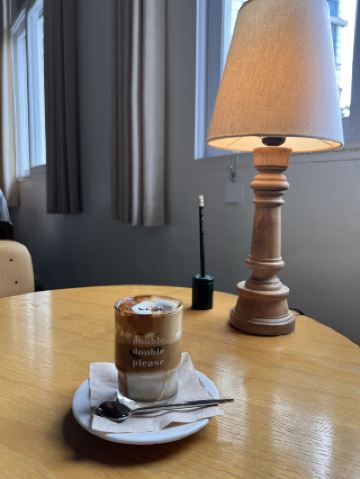 เกาหลี/โซล [ชุงมูโร] คาเฟ่เก๋ๆ ที่ยังขายของเบ็ดเตล็ดอีกด้วย