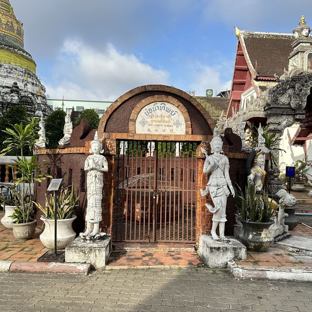 • วัดบุพพาราม ในจังหวัดเชียงใหม่🛕✨