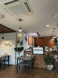 ร้านอาหารในเมืองนารอง🍛