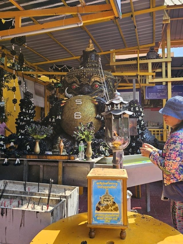 Wat Nong Oo重現佛教神話和泰國民間傳說