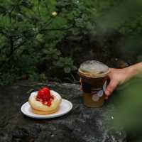 Breadtory คาเฟ่มินิมอล ย่ายรังสิต