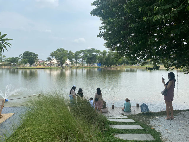  ประกาย คาเฟ่ แอน คูซีน