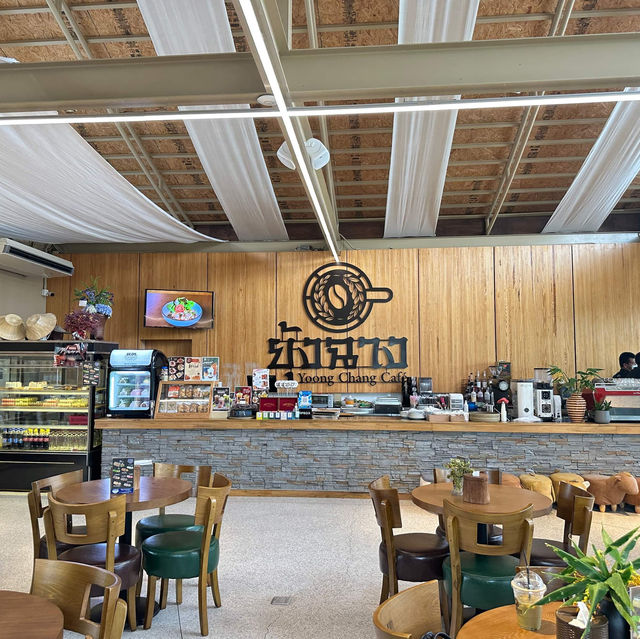 ยุ้งฉางคาเฟ่ คาเฟ่ทุ่งดอกปอเทืองกลางเมืองจันทบุรี