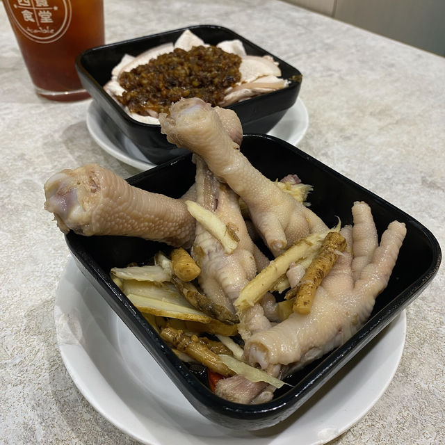 北角四寶食堂 養生燉湯套餐$88起，加購前菜+飲品$28。食到飽飽兩人$250左右