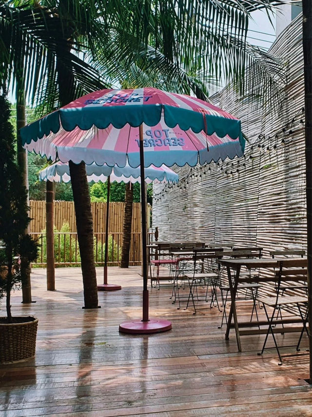 Top Seacret Beach Cafe