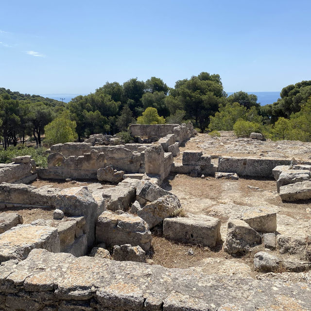 The beautiful island of Aegina and the majestic Temple of Aphaia
